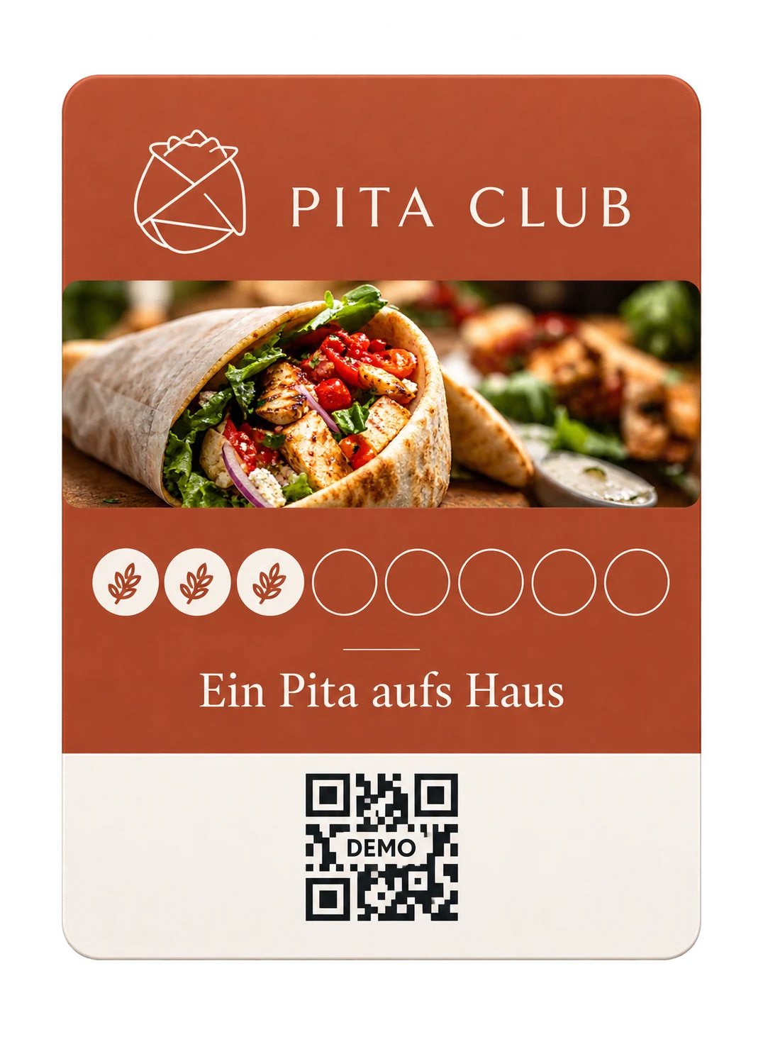 Designbeispiel Pita Club: terrakottafarbene Treuekarte